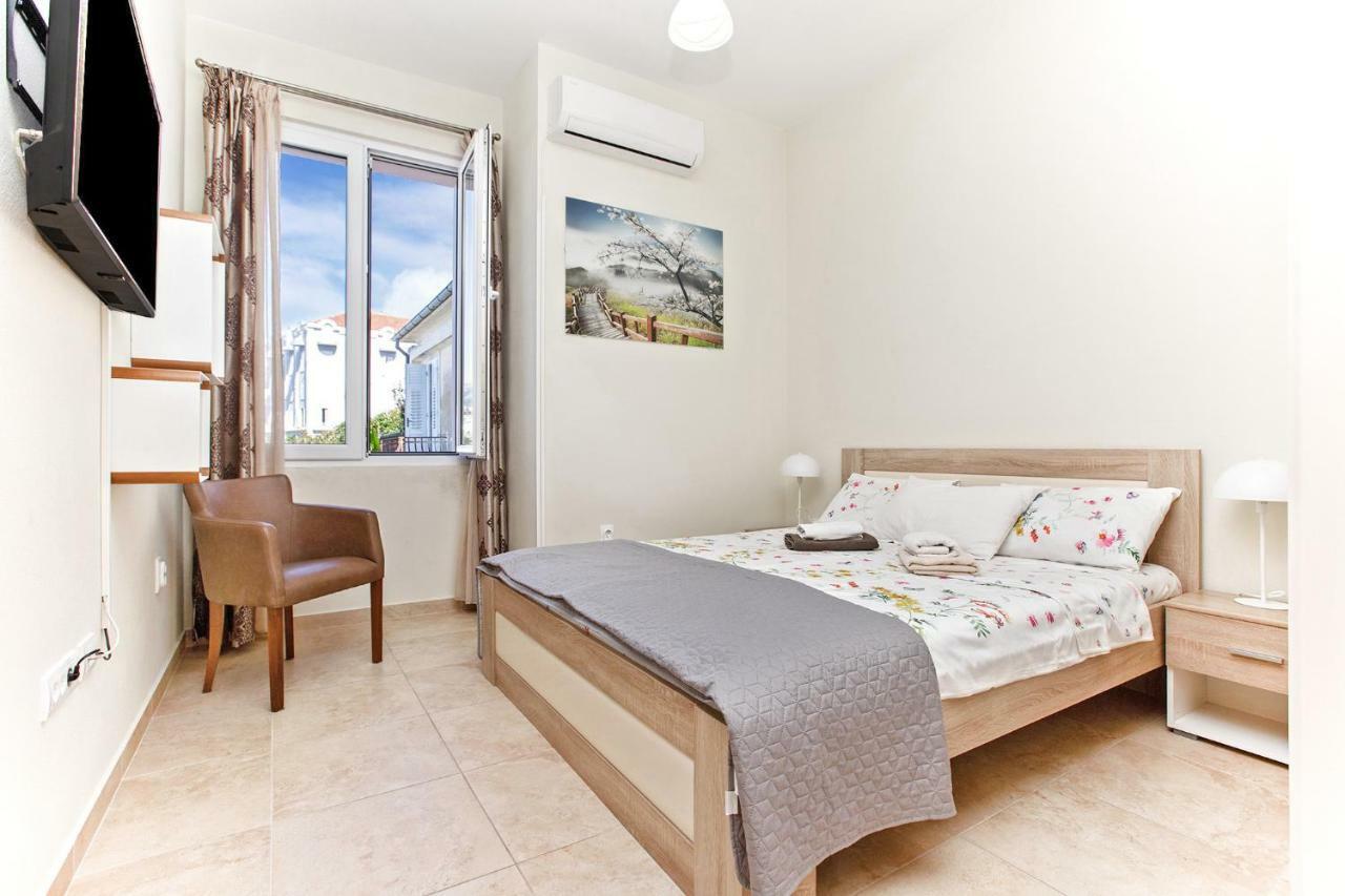 Apartments Isja Tivat Buitenkant foto